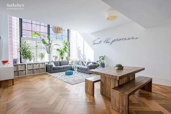 Rented by Sotheby's International Realty | media 26