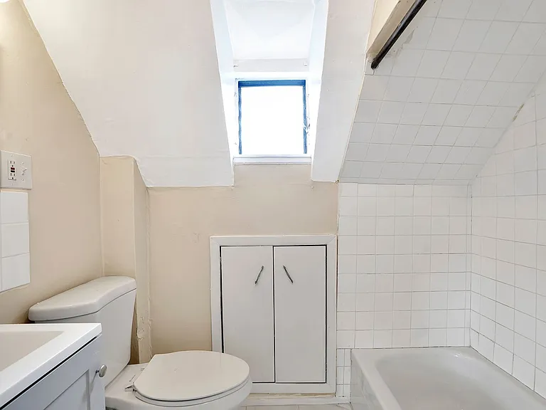 706 Chestnut St — Photo 12