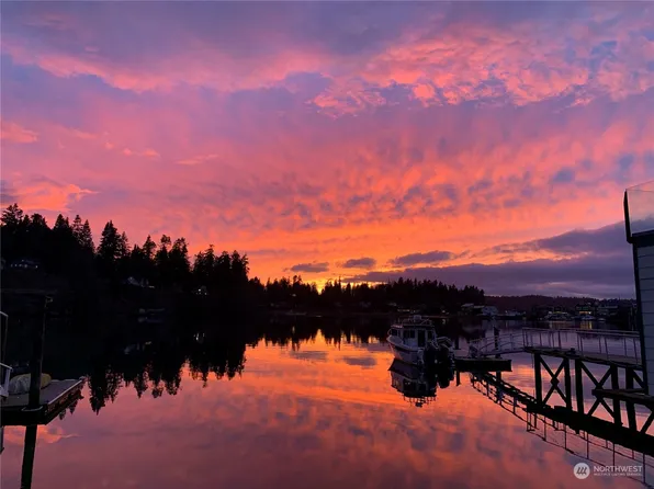 15667 Point Monroe Drive NE, Bainbridge Island, WA 98110
