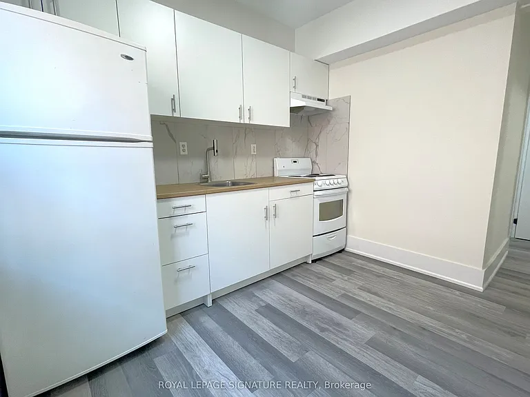 167 Barker Ave #MAIN — Photo 12