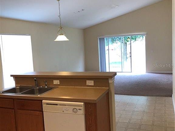 5th image of 502 Winthrop Pl