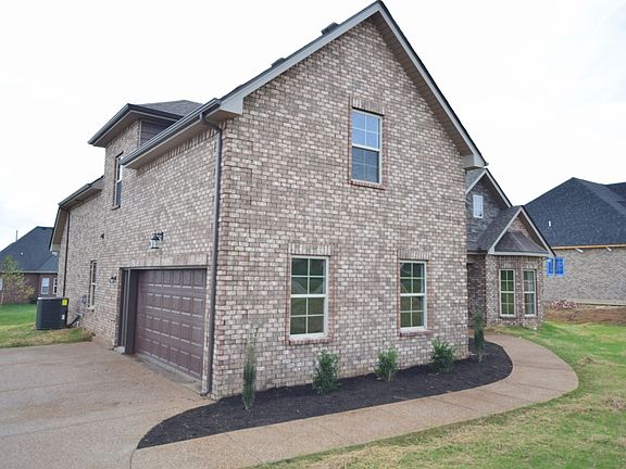 3rd image of 704 Burgundy Ct
