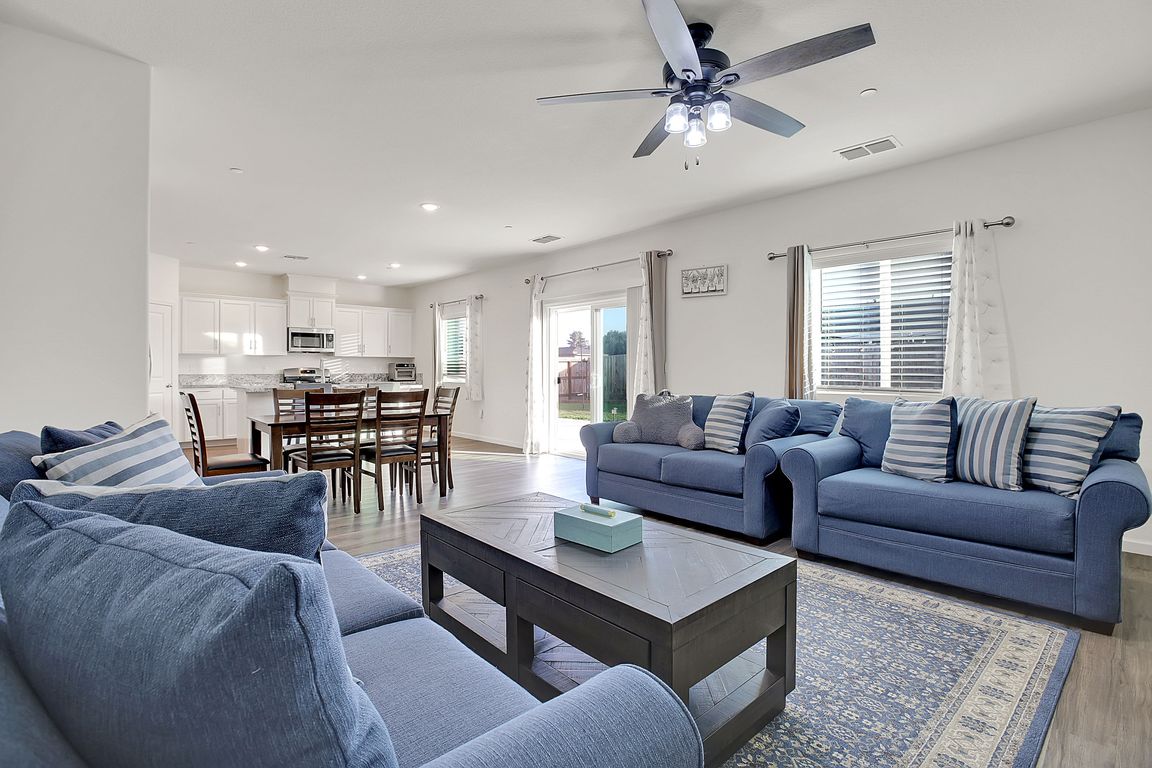 next background image