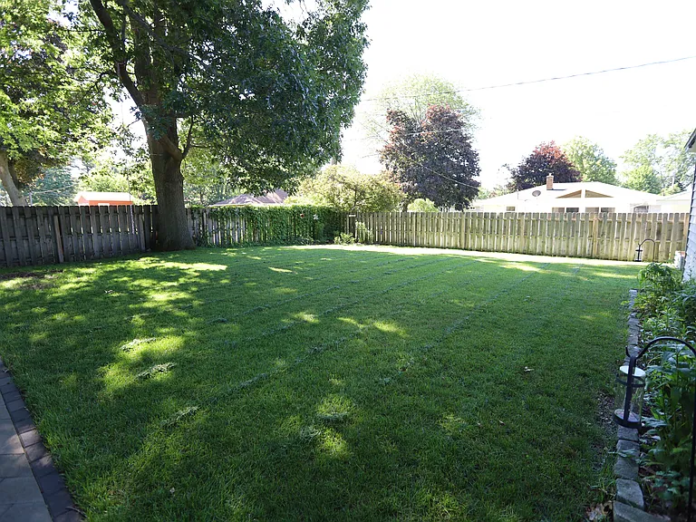 736 Summer St — Photo 15