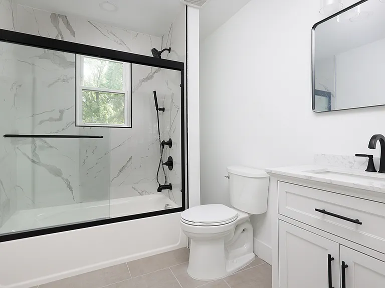 Bathroom with Tub