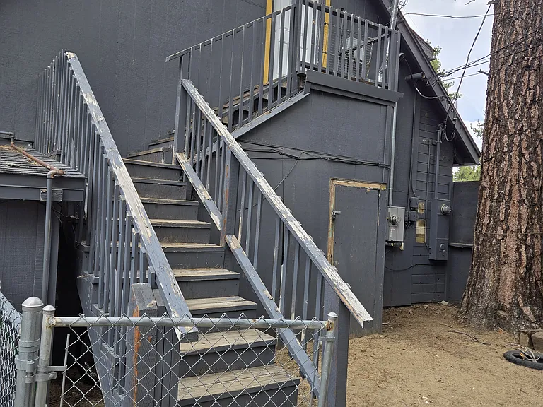2218 Lake Tahoe Blvd #B — Photo 2