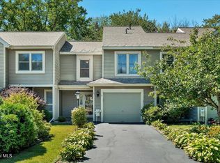 3 Generals Way, Halfmoon, NY 12065