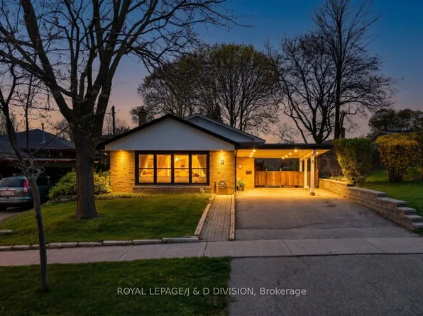 8 Gaiety Dr, Toronto, ON M1H 1C1