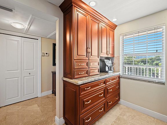 3rd image of 3505 Oaks Way #508
