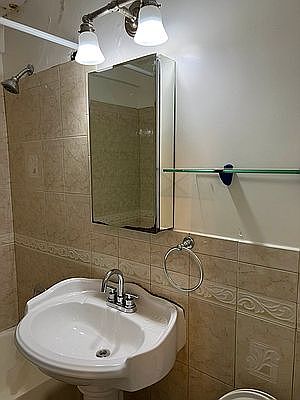 3rd image of 83-45 Vietor Ave APT 2Y
