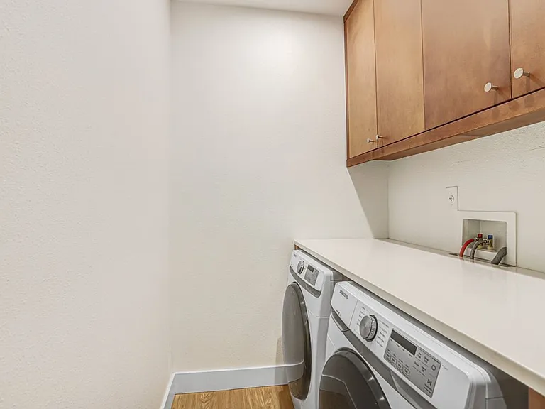 1326 W Fig St — Photo 34