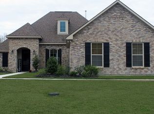 8766 Greenleaves Dr, Denham Springs, LA 70726