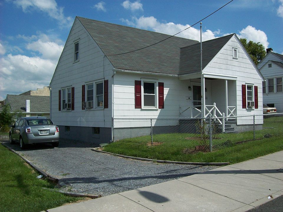 1st image of 424 E Washington St