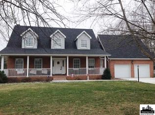 40 Walnut Ln, Huntington, WV 25704