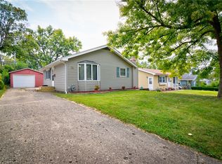 24 Kater Dr, Decatur, IL 62521