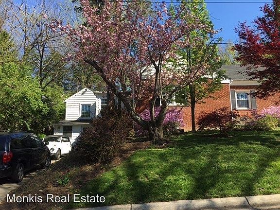 3rd image of 7403 Wyndale Ln