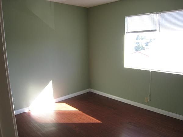 2nd image of 4035 48th St APT 1