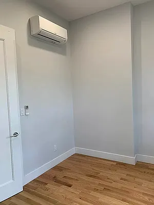 Rented by Evergreen Realty & Investments | media 8