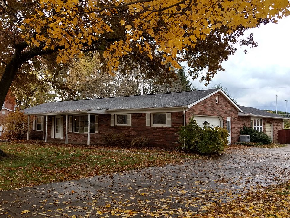 3 1/2 attached side garages 