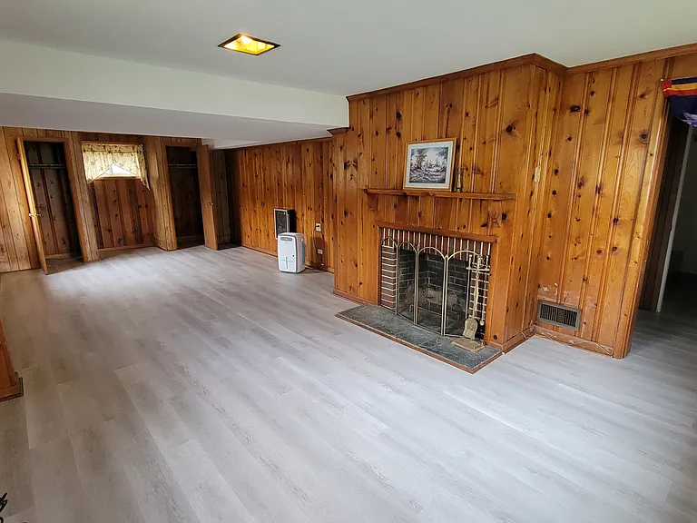 2316 Greenbrier Dr — Photo 12