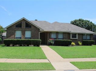 2003 Espinosa Dr, Carrollton, TX 75010