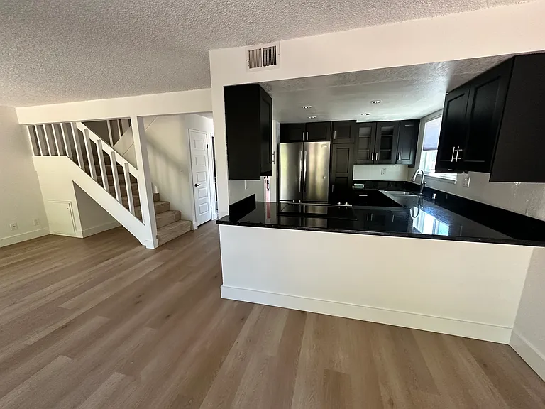 2915 Salem Dr — Photo 12
