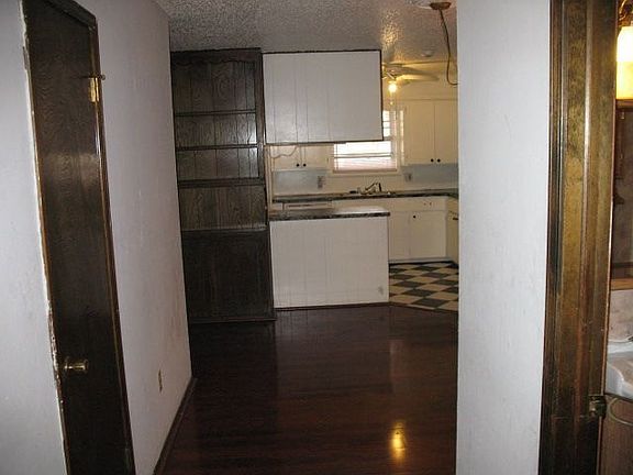 3rd image of 4504 SE Ellsworth Ave
