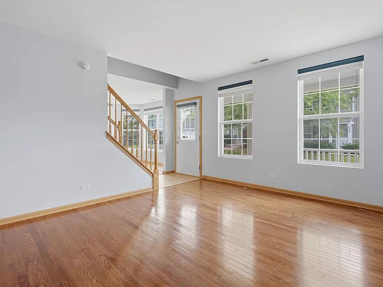 1758 Edith Ln — Photo 3
