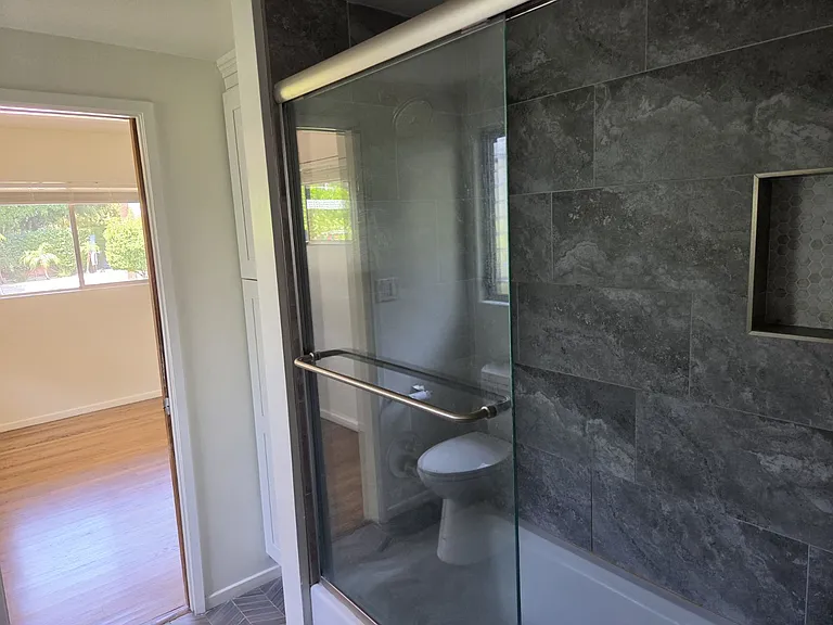 4734 Laurelgrove Ave — Photo 35