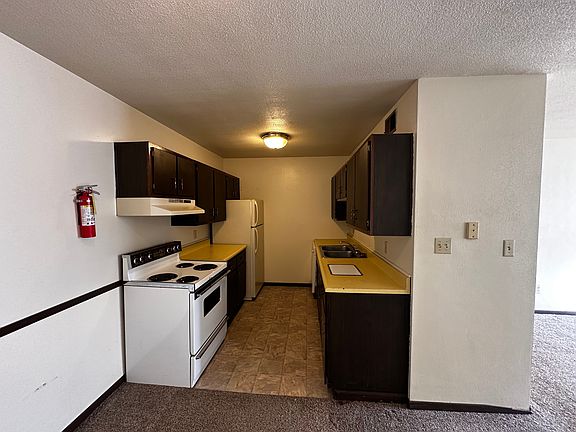 5th image of 840 6th St #H