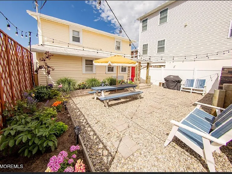46 Kearney Ave #B — Photo 3
