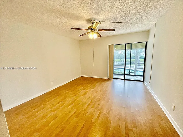 2320 S Cypress Bend Dr #204 — Photo 17