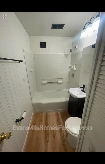 1525 Waggoner Ave — Photo 8