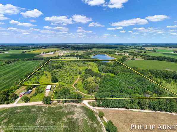 12842 W Hillis Rd, Trufant, MI 49347
