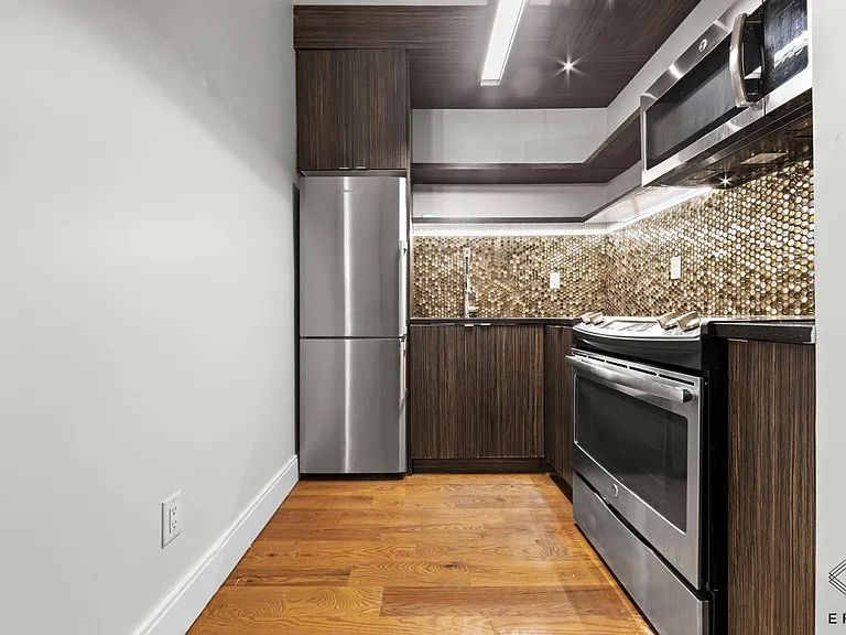 691 Chauncey St #4E — Photo 2