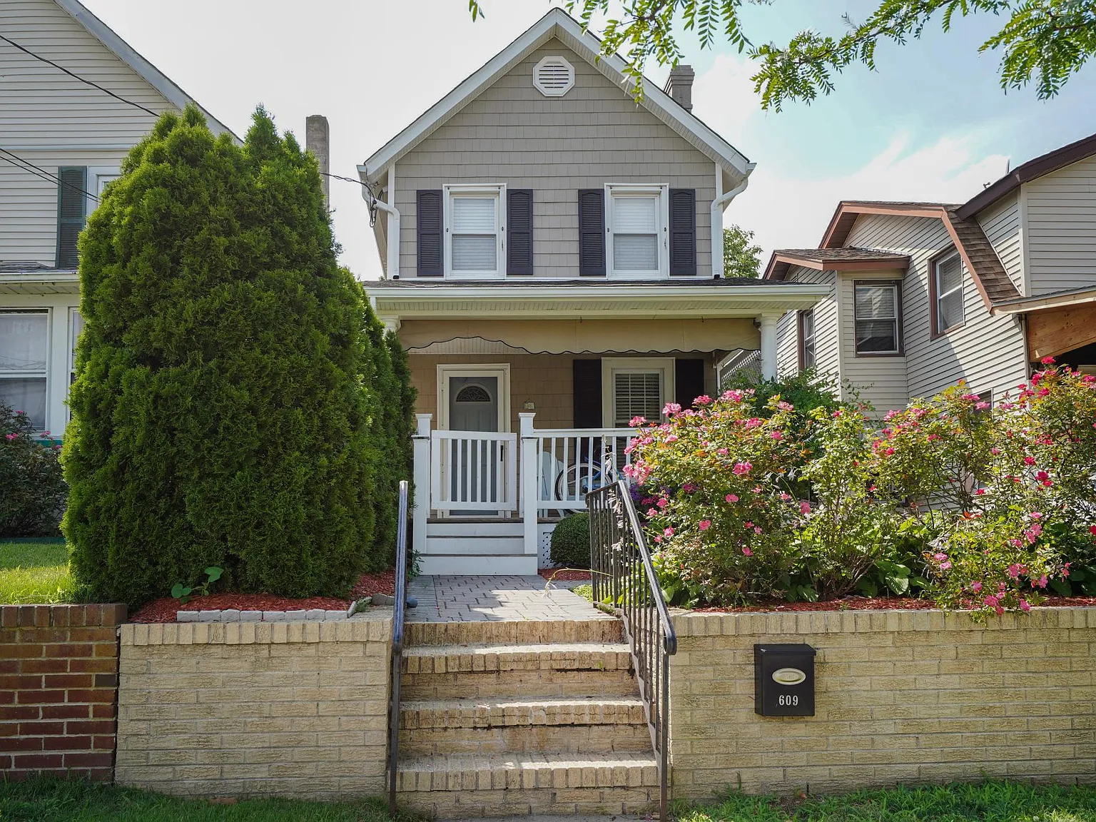3 bed, 1.5 bath, $3,000 — Photo 1