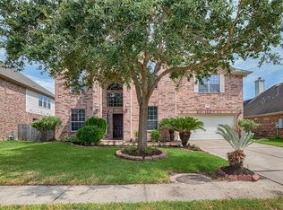 9209 Sunshadow Ct, Pearland, TX 77584