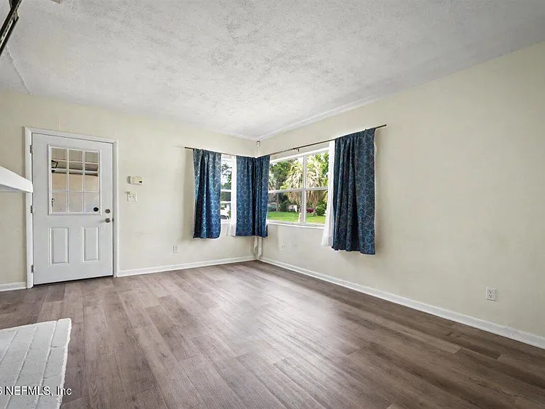 6216 Suwanee Rd — Photo 6