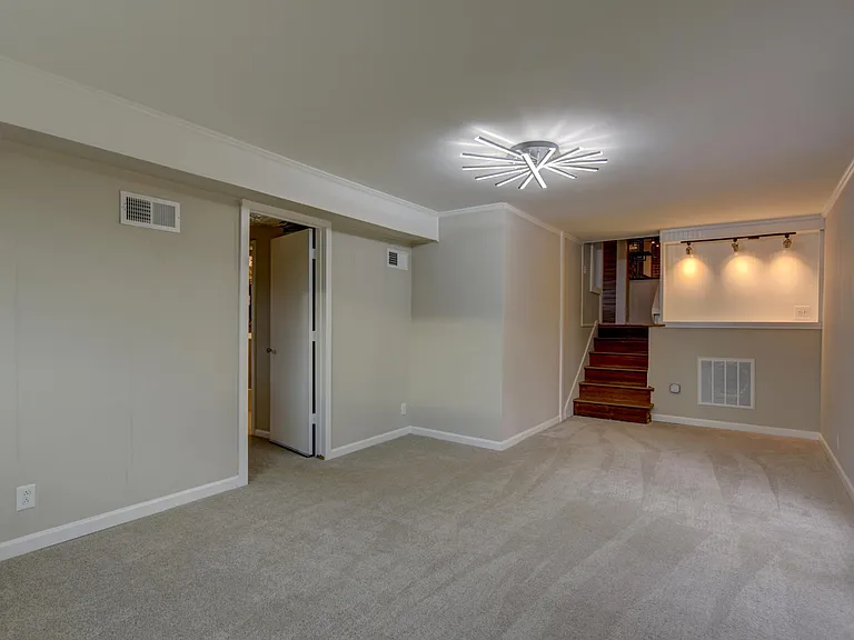 551 Bonerwood Dr — Photo 23