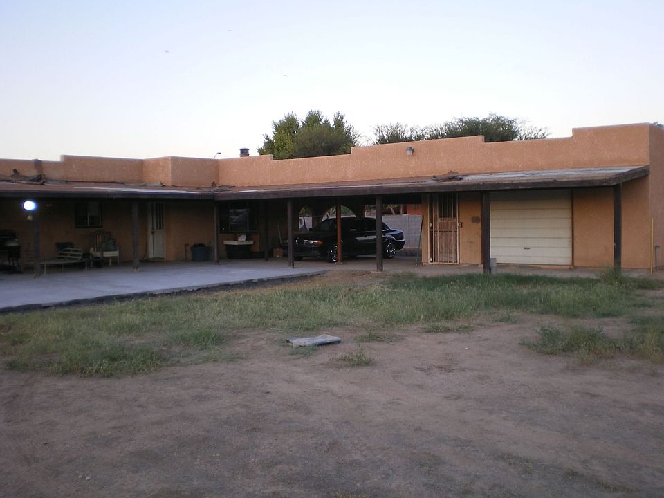 1 acre back yard room for all