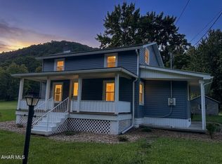 8593 Raystown Rd, Saxton, PA 16678