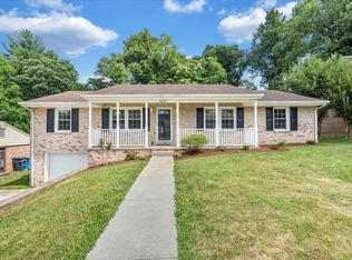 6018 Green Ridge Rd NW, Roanoke, VA 24019
