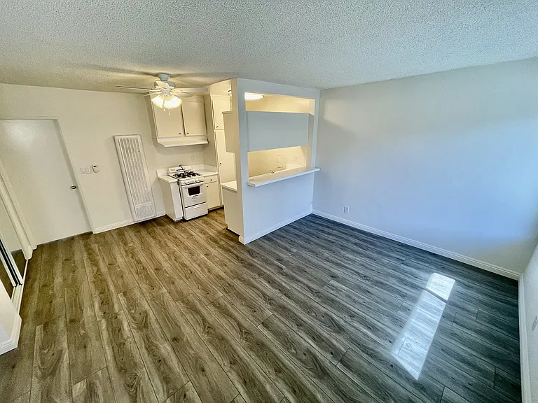 Encino Town & Country — Photo 13