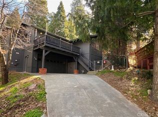 23095 Hemlock Ln, Crestline, CA 92325