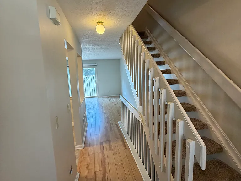 4228 River Ridge Dr — Photo 2