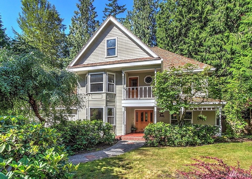 1st image of 421 242nd Pl NE