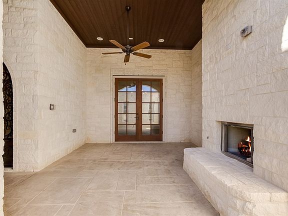 4th image of 200 Saint Tropez Dr