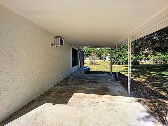 3rd image of 9381 Rosa St