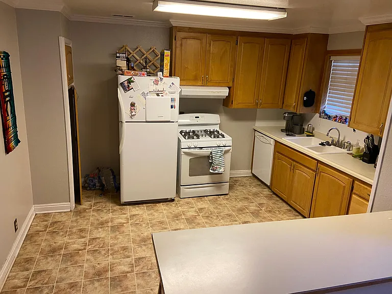 923 E 500 S — Photo 5