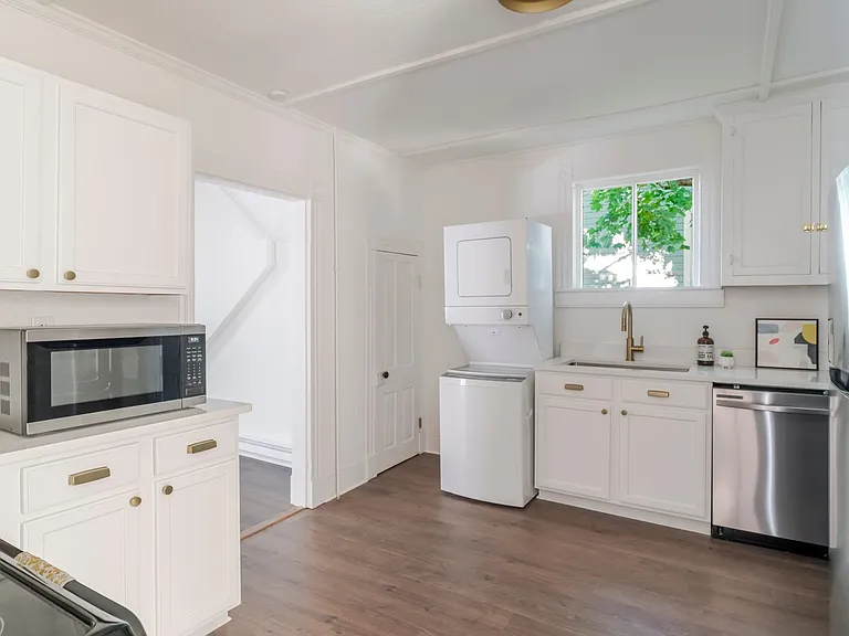1215 Walnut St — Photo 7